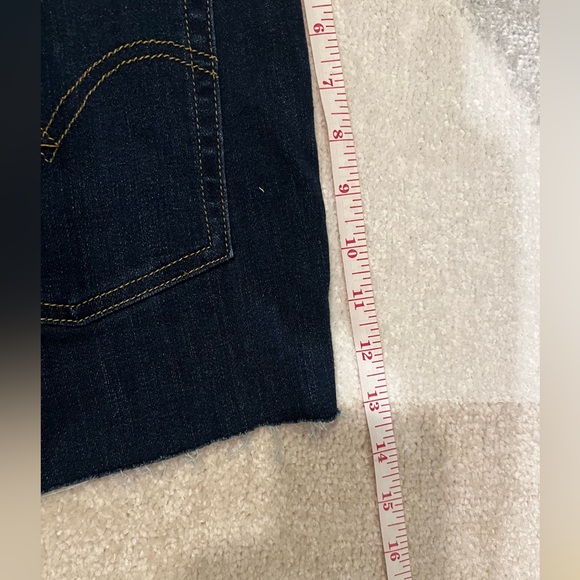 Levi's High Rise Dark Wash Denim Jean Shorts Cut Off Size 14 32 NEW NWT Raw Hem - Picture 5 of 6